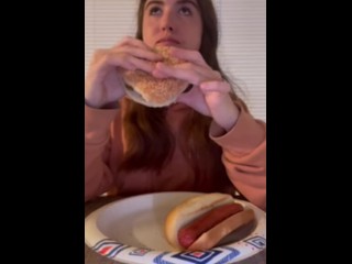 Slut eats cum on her burger😈