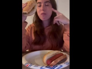 Slut eats cum on her burger😈