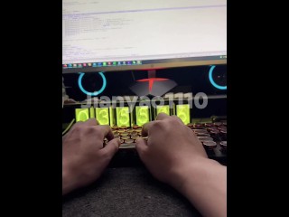 I'm still working, blowjob, handjob, swallow at the end (Taiwanese)