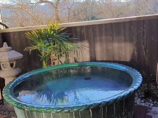 Hot spring open air bath(Japanese beauty girl bathing)