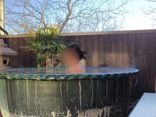 Hot spring open air bath(Japanese beauty girl bathing)