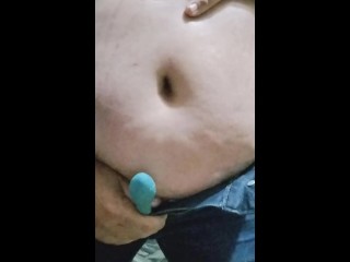 Watch my belly button while i masturbate