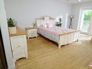 Cuckold Husband surprised his Arab wife with BBC Alina angel زوجي الديوث جابلي هديه فحل الينا انجل