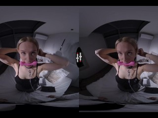 Creampie For A Sexy Blonde