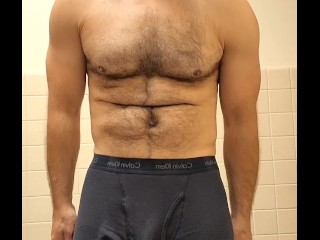 HAIRY MUSCLE STUD FLEXING AND CUMSHOT COMPILATION