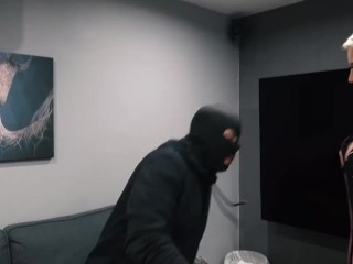 Brooklen Blue get robbed by Mark Gotham