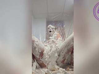 WAM FETISH WHITE CREAM PIE MESS AUTUMN SOUTH COVERED IN WET CREAMY CRUST!
