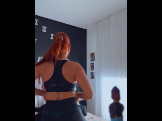 The giantess Samira rescues her favorite tiny and brings him to safety while the other suffers