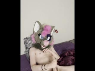 Furry murrsuiter showing his feet while jerking off to the thought of rabbits~.