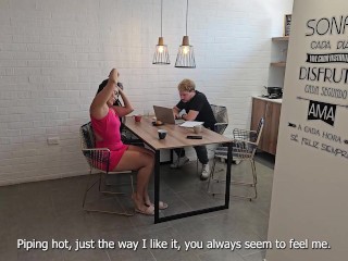 Me follo a mi cuñado a escondidas de mi esposo en nuestra cama matrimonial y termino preñada de el