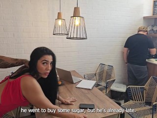 Me follo a mi cuñado a escondidas de mi esposo en nuestra cama matrimonial y termino preñada de el