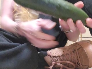 Making my pussy cream and fart in a public bathroom