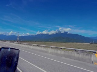 Petite Asian girl took on monster white cock! Psychoporn 色控