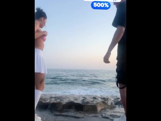 Beachside Romance: Turning Heads with a Curvy Babe in a Sexy Bikini