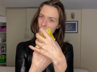 Latex Fetish Tease – Oiled Banana Domination and Crushing POV 🍌🖤
