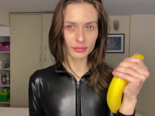 Latex Fetish Tease – Oiled Banana Domination and Crushing POV 🍌🖤