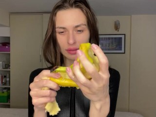 Latex Fetish Tease – Oiled Banana Domination and Crushing POV 🍌🖤