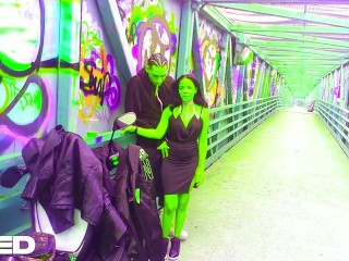 PARODY PLANET HULK PUBLIC OUTSIDE COUPLES HENTAI REAL TOONS