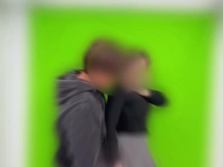 【個人撮影】周りに女子◯生がいる中でプリクラ生ハメ 素人/露出/とびっこ/電マ/ハメ撮り/中出し/カーセックス/中出し/大学生/日本人美女/hentai