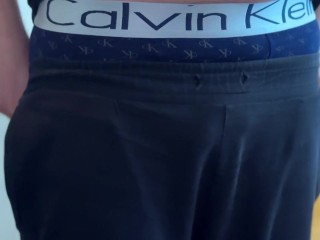 Male solo – hot handjob, home alone: guy plays with himself on camera