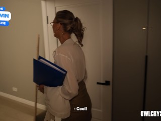 The Apartment Viewing Ended with a cumshot on the Sexy Realtor’s Big Ass