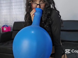 Marianna inflating a large GL 1200 balloon (Full video in C4S, OF, MV, Membersite)