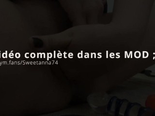 Je dilate ma chatte humide pour la préparer à mon prochain gangbang