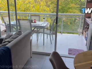 Profesor se coge a su estudiante sin condon y le tira toda la leche - Almendra Gala y Noah Pells