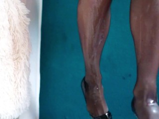 Drink all of my GOLDEN LIQUID! 💥