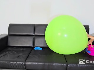 Marianna has fun with her new big balloons (Full video in C4S/MV/OF/Membersite)