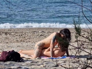 Beach Sex - hot and passionate - Squirting: 7.40, 13.25 💦 Video shot with my new telephoto lens 📷