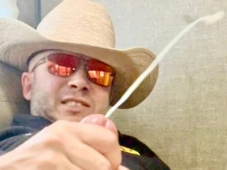 Big Cock Cowboy Fires Off a Legendary Load – Massive Cumshot That Deserves a Contract