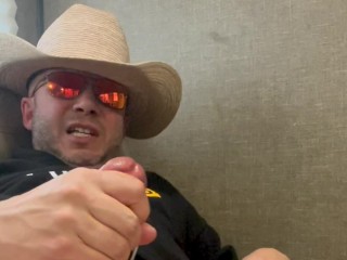 Big Cock Cowboy Fires Off a Legendary Load – Massive Cumshot That Deserves a Contract
