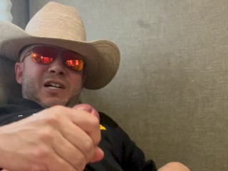 Big Cock Cowboy Fires Off a Legendary Load – Massive Cumshot That Deserves a Contract