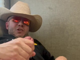 Big Cock Cowboy Fires Off a Legendary Load – Massive Cumshot That Deserves a Contract