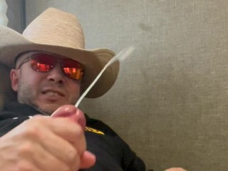Big Cock Cowboy Fires Off a Legendary Load – Massive Cumshot That Deserves a Contract