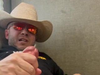 Big Cock Cowboy Fires Off a Legendary Load – Massive Cumshot That Deserves a Contract