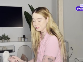 Morning Wood Sucked Off By Beautiful Green Eyed Step Sis- Rosie Rider