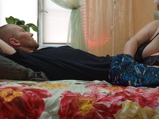 girlfriend makes an unforgettable deep blowjob and gets a mouthful of cum