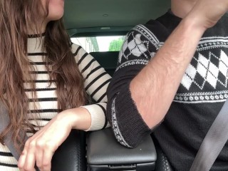 (DIA ITA) RIPAGO il passaggio in auto con una SVELTINA IN PUBBLICO