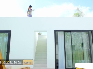 BRAZZERS - A Wild Poolside Orgy Unleashes With Sara Retali, Sapphire Astrea & La Paisita Oficial