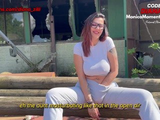 MILF ITALIANA TETTONA aspetta i veri maniaci al parco. Dialoghi in italiano - AL PARCO CON LA PORCA