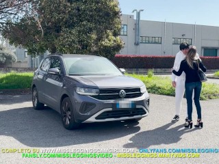 MATRIGNA VOGLIOSA PER ACQUISTARE L'AUTO USATA SI SCOPA L'AMICO DEL FIGLIASTRO