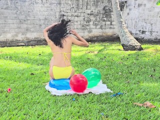 Sit to burst rubber balloons in the garden(Full video on C4S / MV / OF / Membersite)