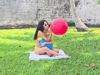 Sit to burst rubber balloons in the garden(Full video on C4S / MV / OF / Membersite)