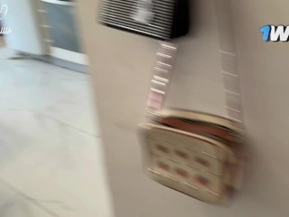 Mi Vecino me pide Azucar y Termino con su polla en mi CULO y su Semen en mi BOCA y OJO