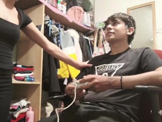 Mi novio me ignora por jugar xbox entonces le hago una mamada por su atencion