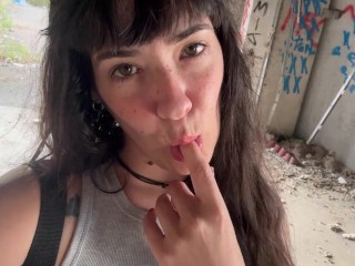 Masturbando Mi ChoChito Estrecho en lugar Abandonado. Urbex