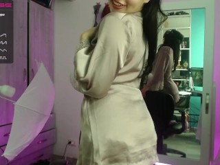 Full scene + exclusive clips only on:👉OnlyFans  / Lau_velez 💌You’ve never seen a  housewife  like