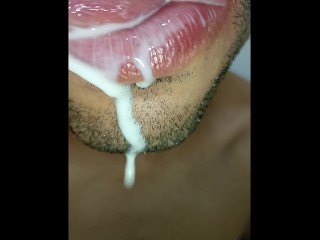 jugando con leche calientica en mi boca, tongue, saliva, lengua , sloopy, sucking, escupir fetish